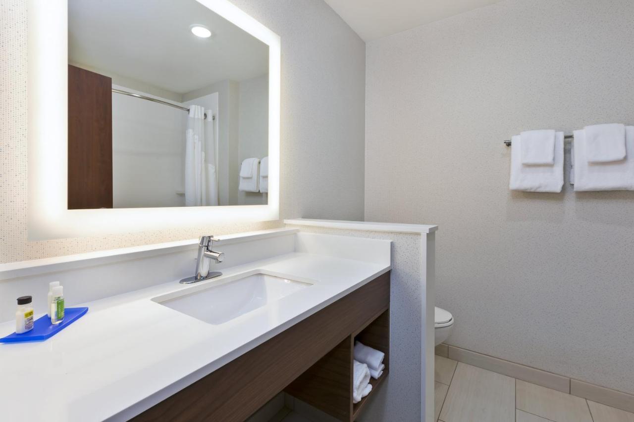 Holiday Inn Express & Suites - Painesville - Concord By Ihg Esterno foto